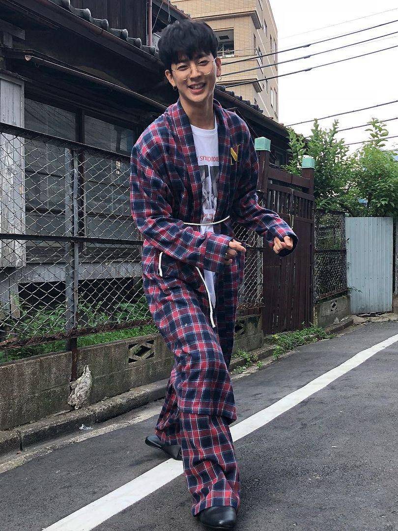 potret Yunhyeong iKON (instagram.com/sssong_yh)