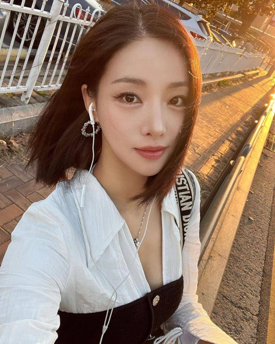 Saebom (instagram.com/sae.rxxk)