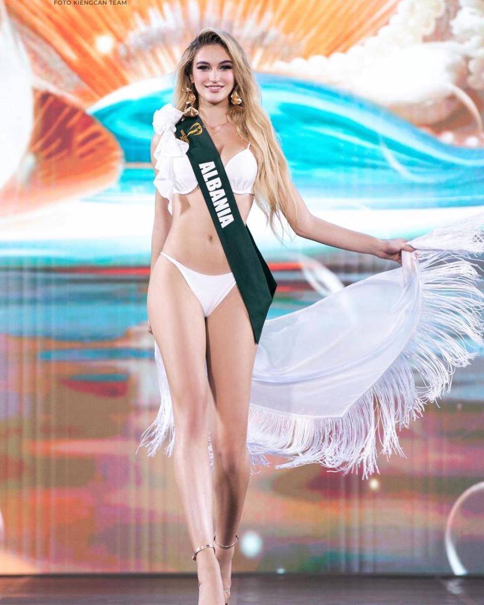 Potret Jajaran 20 Besar Miss Earth 2023 di Sesi Swimsuit Grand Final (Instagram.com/missearth)