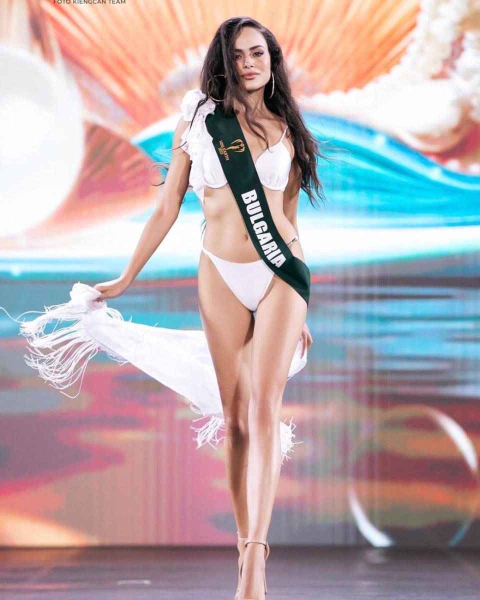 Potret Jajaran 20 Besar Miss Earth 2023 di Sesi Swimsuit Grand Final (Instagram.com/missearth)