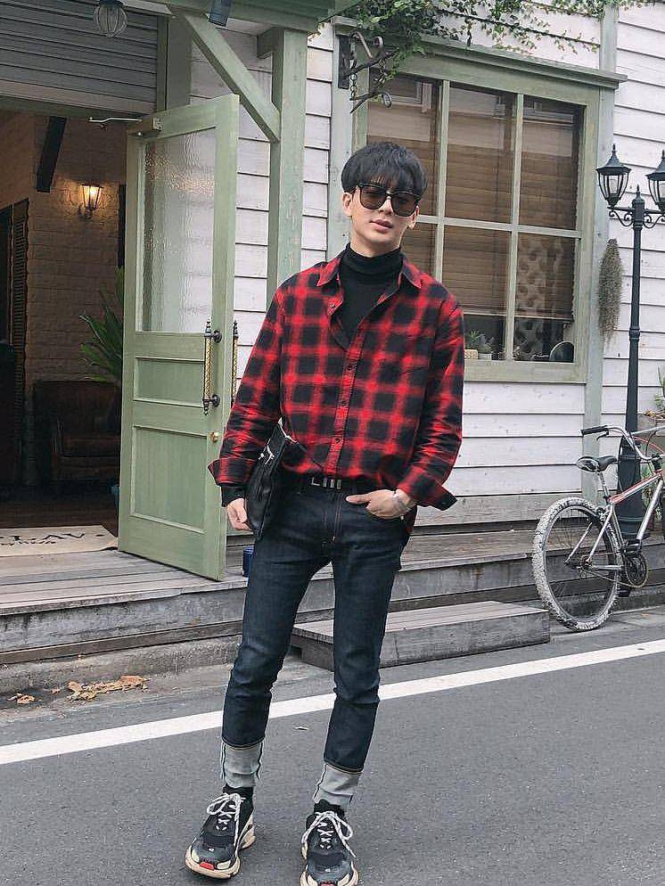 potret Yunhyeong iKON (instagram.com/sssong_yh)