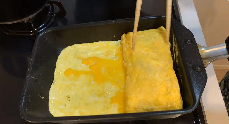 ilustrasi omelet (YouTube.com/JAPANESE COOKING CHANNEL)