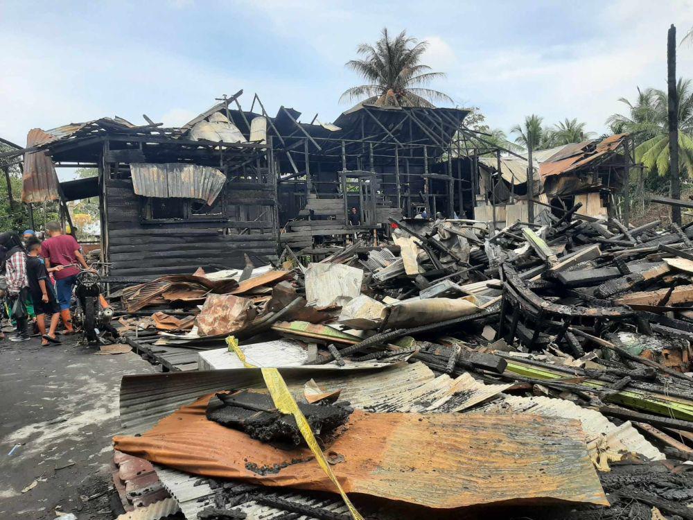 Relawan Damkar di Banjarmasin Tewas Kesetrum saat Pemadaman Kebakaran