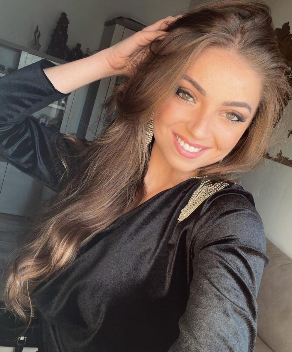 Ionela Romaniuc (instagram.com/ionela.ro)