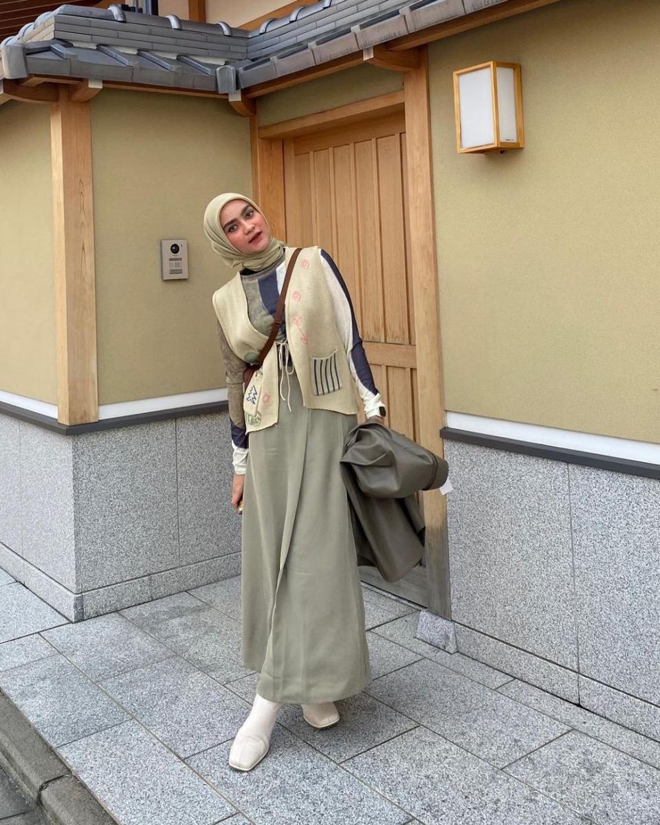 inspirasi OOTD ala Helwa Bashel (instagram.com/Helwa Bashel)