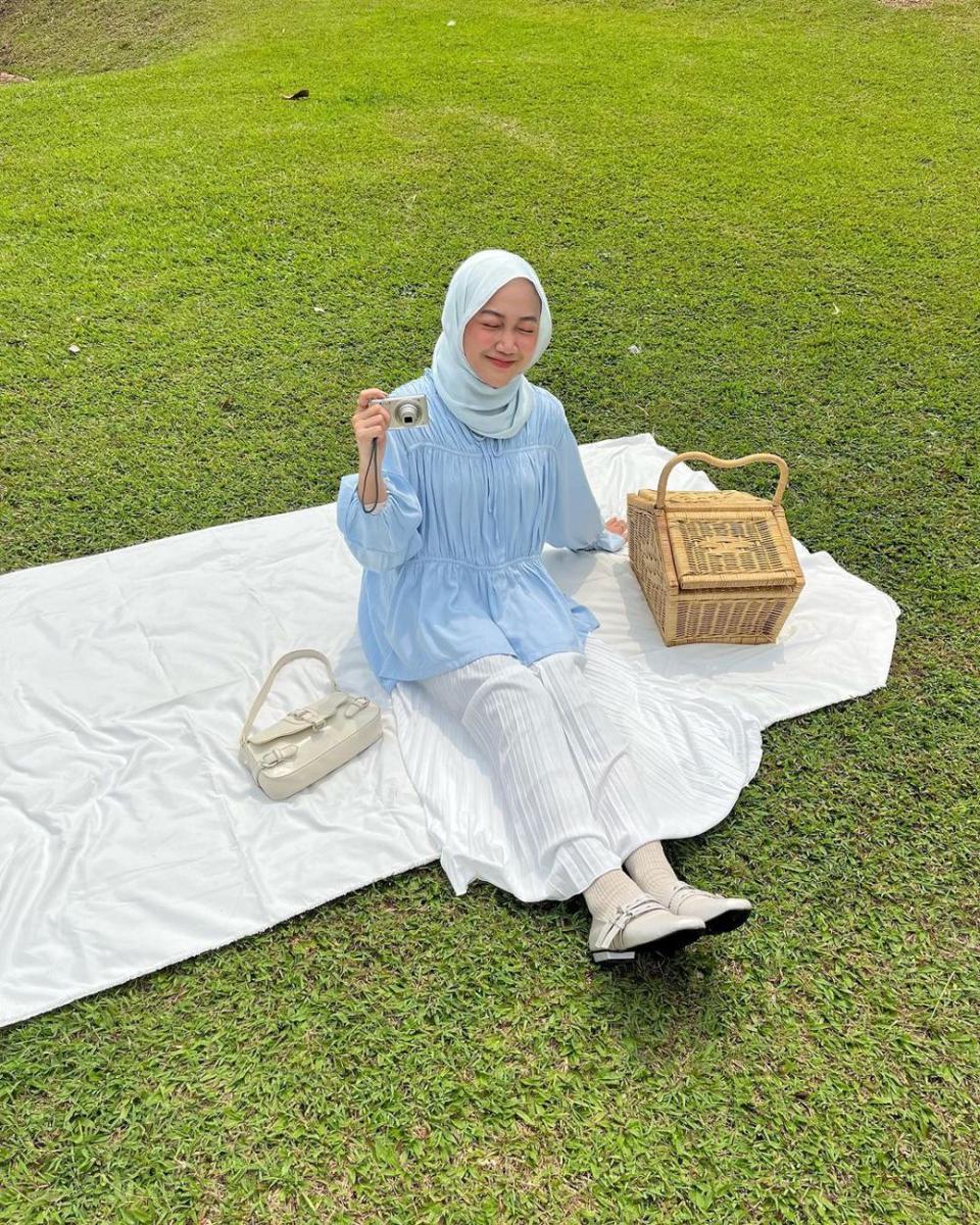 inspirasi OOTD ala Adinda Valda (instagram.com/adindavld)