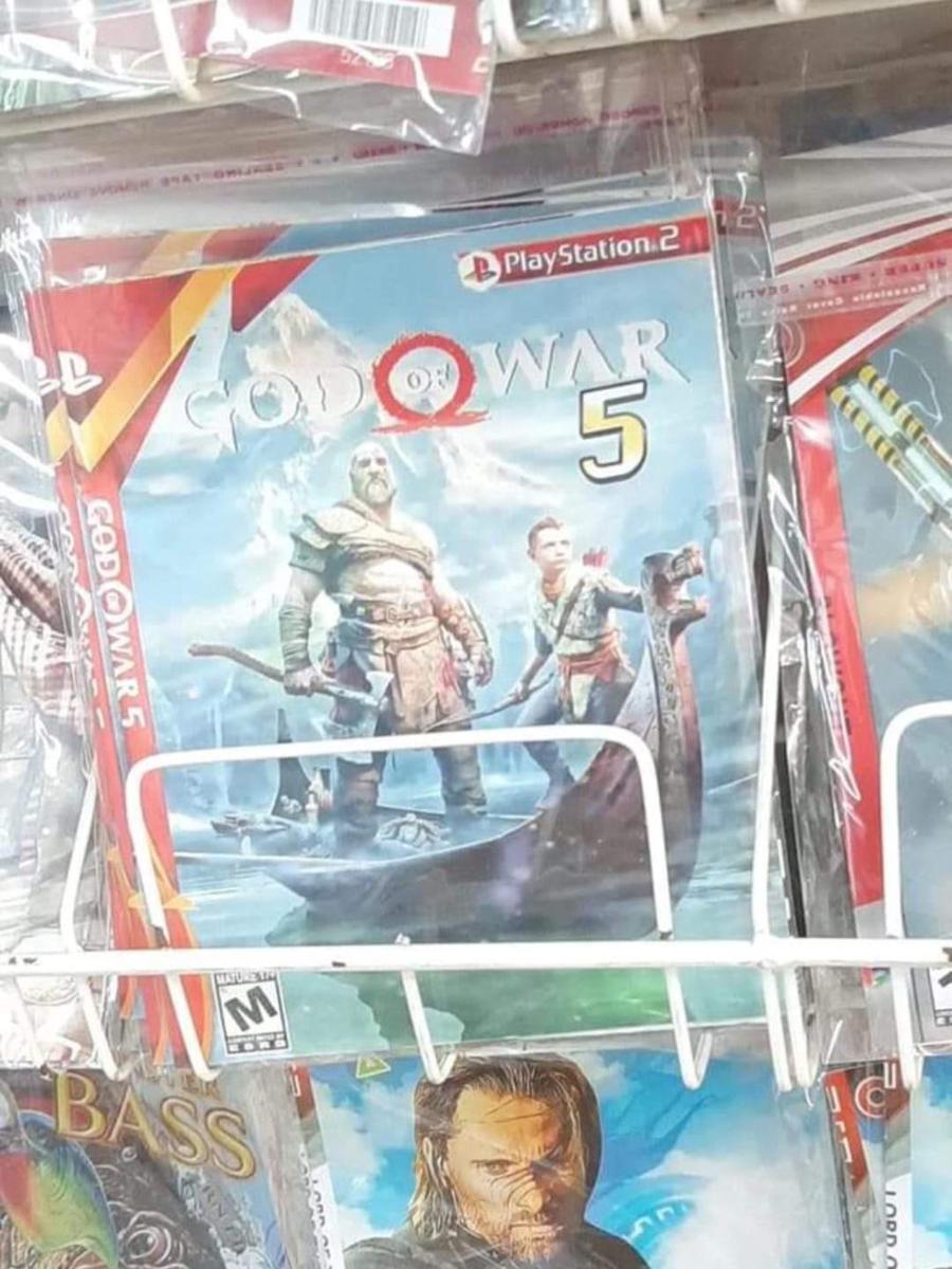 momen kocak beli kaset game PS2 KW (reddit.com/user/Twisted-tick)
