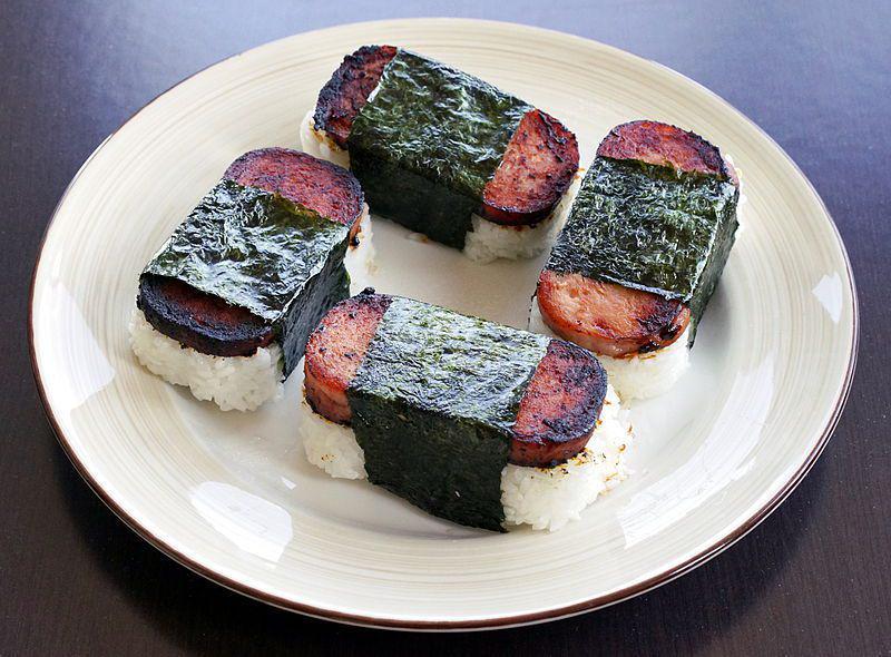 ilustrasi musubi (commons.wikimedia.org/Dllu)