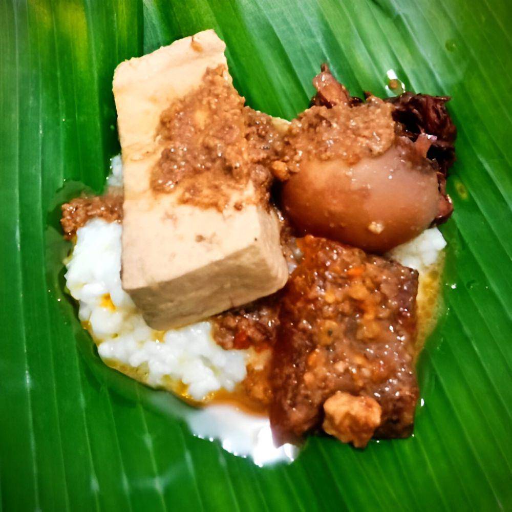 potret bubur gudeg di Gudeg Ceker Mbok Joyo, Jogja (instagram.com/gudegcekermbokjoyo)