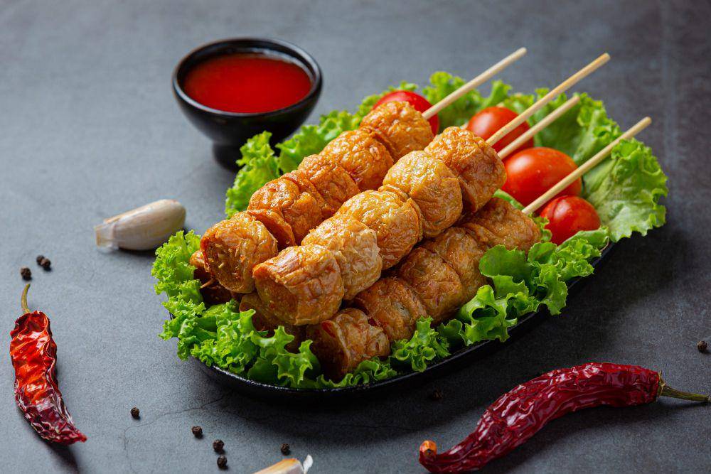 ilustrasi sate fukien (freepik.com/jcomp)