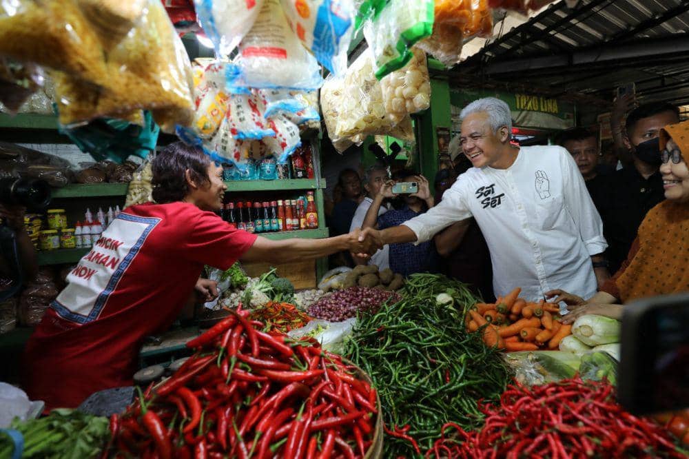 Blusukan ke Pasar Wonogiri, Ganjar Dicurhati Soal Harga Beras