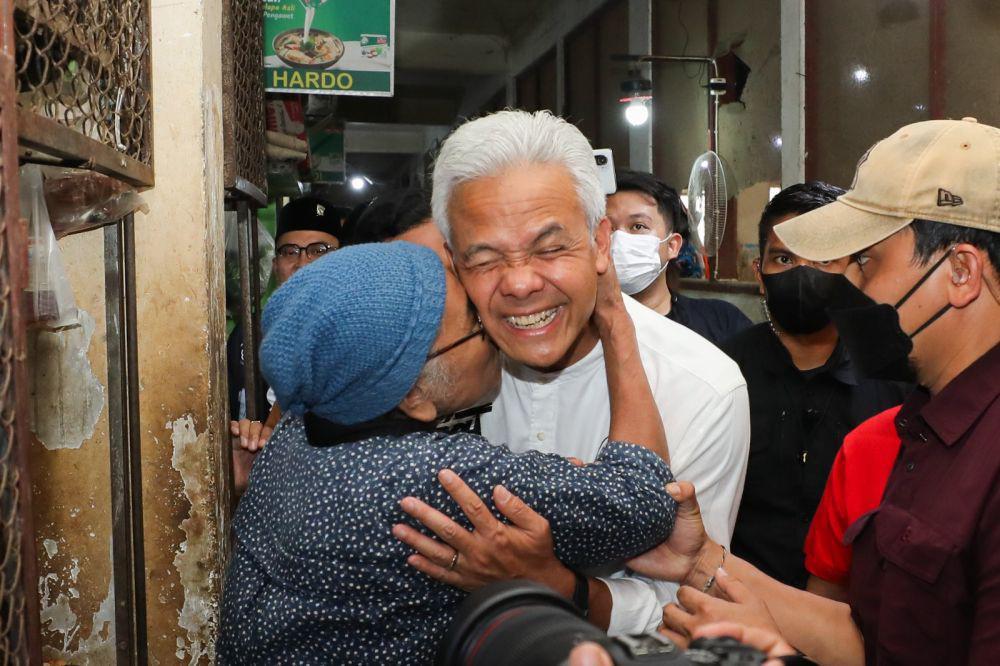 Ganjar Pranowo blusukan ke pasar di Wonogiri, Jawa Tengah, pada Jumat (29/12/2023) (IDN Times/Istimewa)