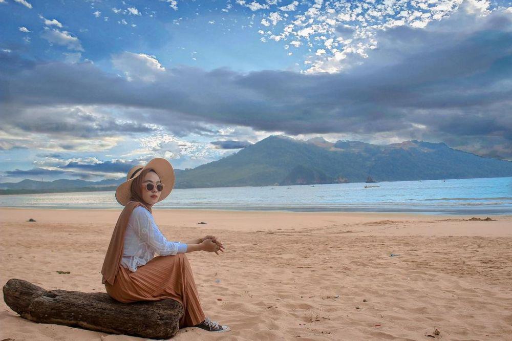 Pantai Mustika (instagram.com/afifa_imani)