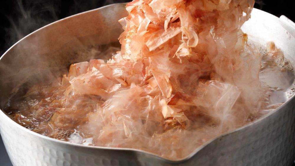 ilustrasi dashi dari katsuobushi (ny.us.emb-japan.go.jp)