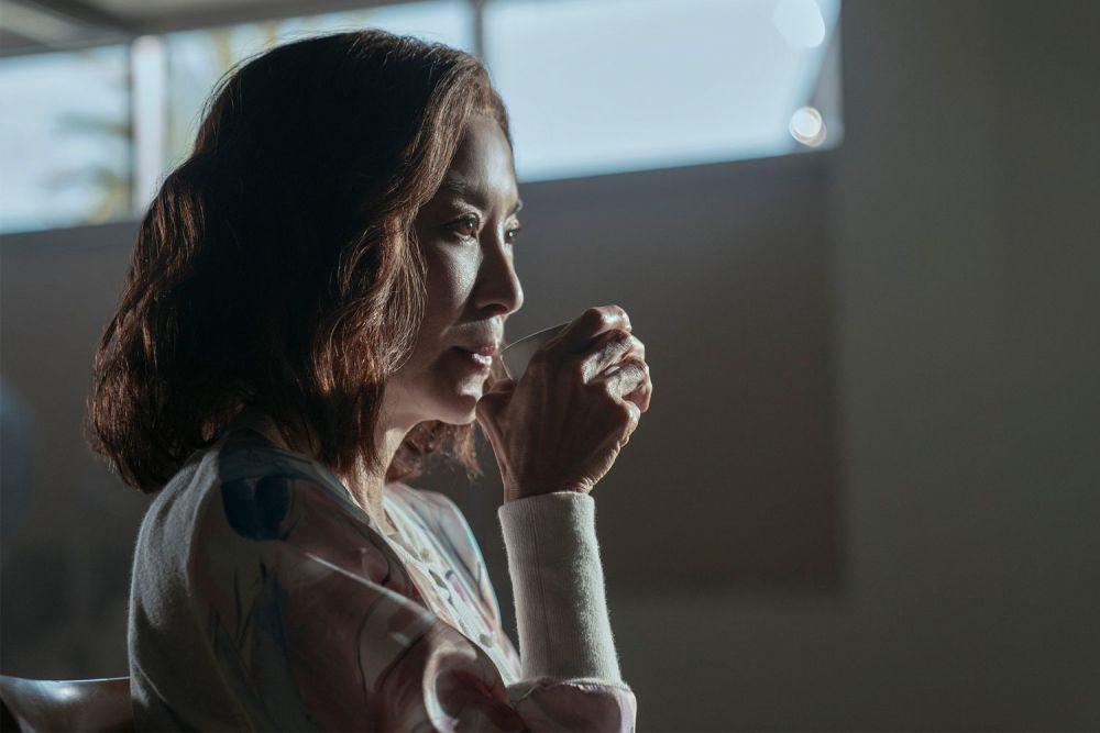 Michelle Yeoh dalam serial The Brothers Sun (dok. Netflix/The Brothers Sun)