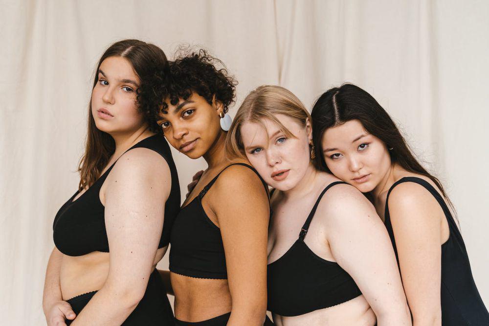 ilustrasi kampanye body positivity (pexels.com/Antoni Shkraba)