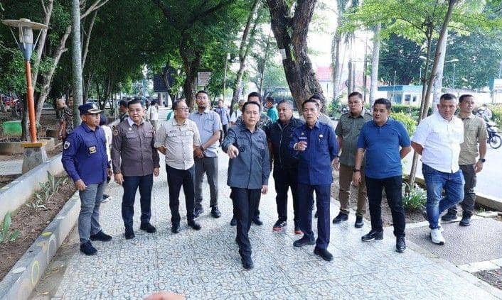 Pj Wako Palembang, Ratu Dewa mdninjau Kawasan KI (IDN Times/Dok. Kominfo Palembang)
