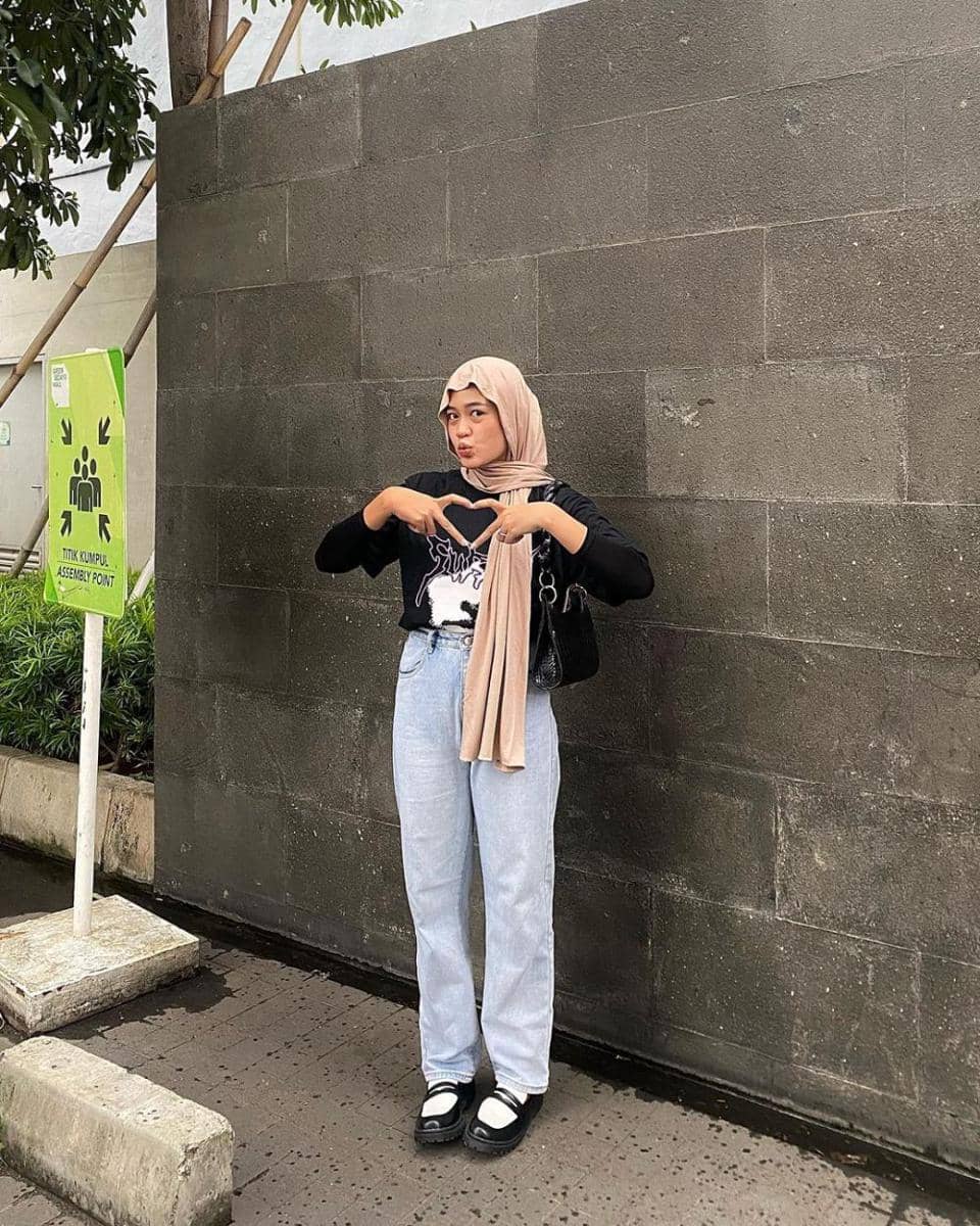 Shella Mutaharoh (instagram.com/shella.mh)