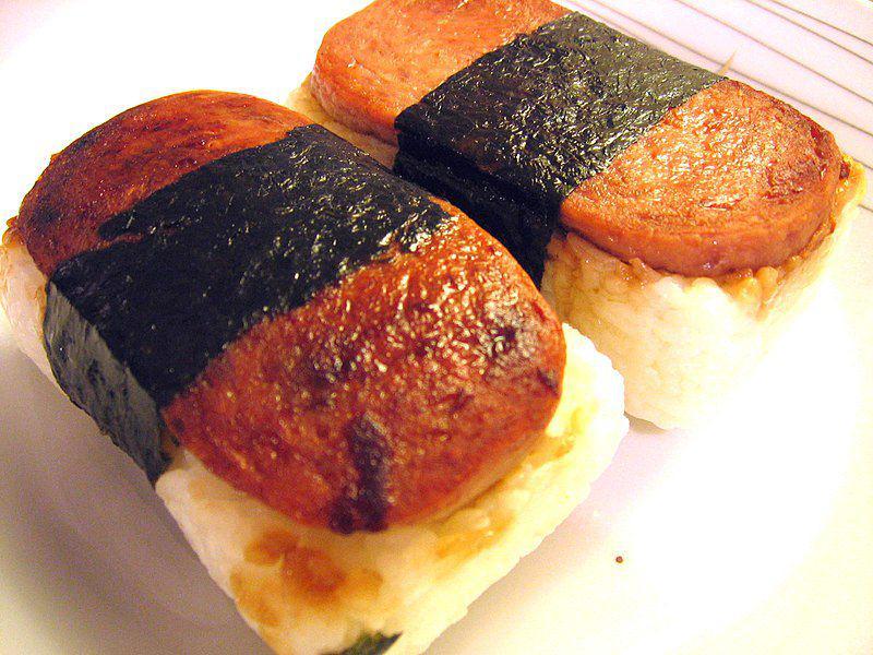 ilustrasi musubi (commons.wikimedia.org/bandita)