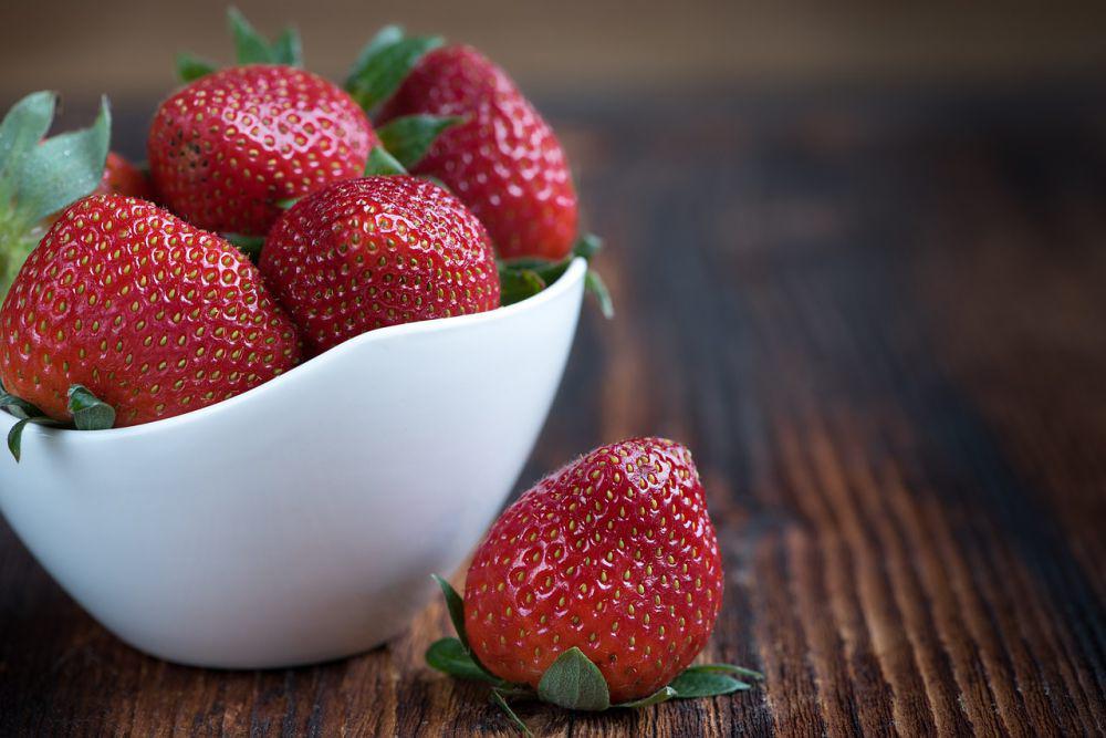 ilustrasi buah strawberry (pixabay.com/Pezibear)