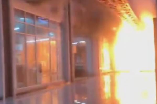 Tangkapan layar video Trans Mall Makassar kebakaran. Istimewa