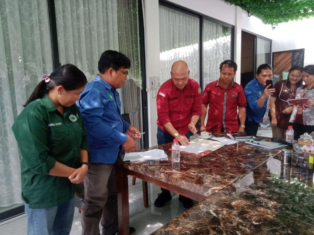 Bupati Taput Launching Buku Ekosistem Harangan Tapanuli