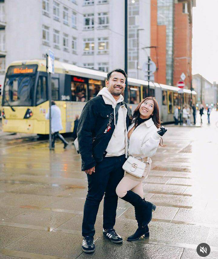potret Kiky Saputri dan suami liburan di Inggris (instagram.com/kikysaputrii)