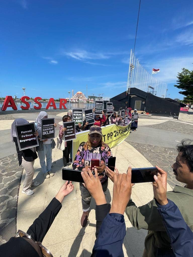 Jejaring Perempuan Pesisir dan Pulau-Pulau Kecil Nusantara menggelar aksi unjuk rasa/Istimewa