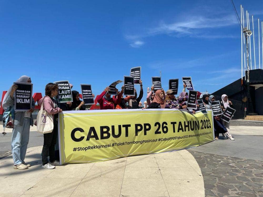 Jejaring Perempuan Pesisir dan Pulau-Pulau Kecil Nusantara menggelar aksi unjuk rasa/Istimewa