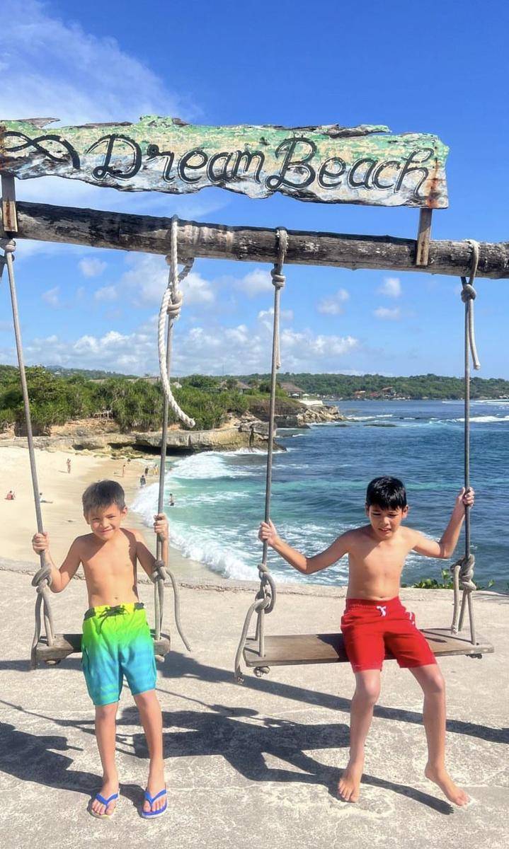 potret liburan keluarga Titi Kamal ke Pulau Nusa Lembongan Bali (instagram.com/titi_kamall)
