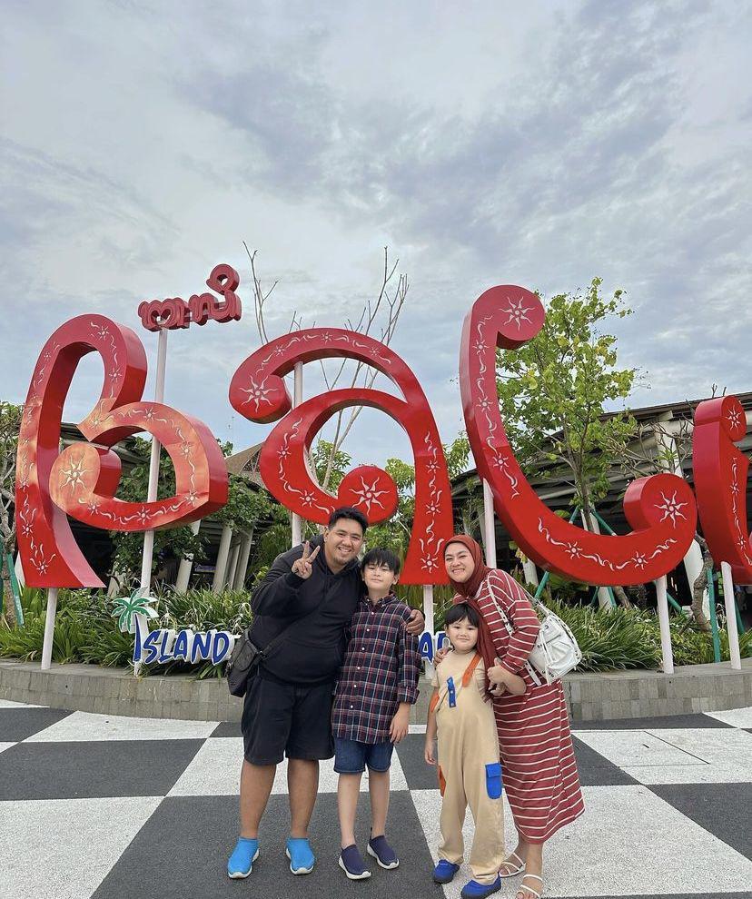 potret liburan keluarga Yunita Lestari ke Bali (instagram.com/lee_yunita)