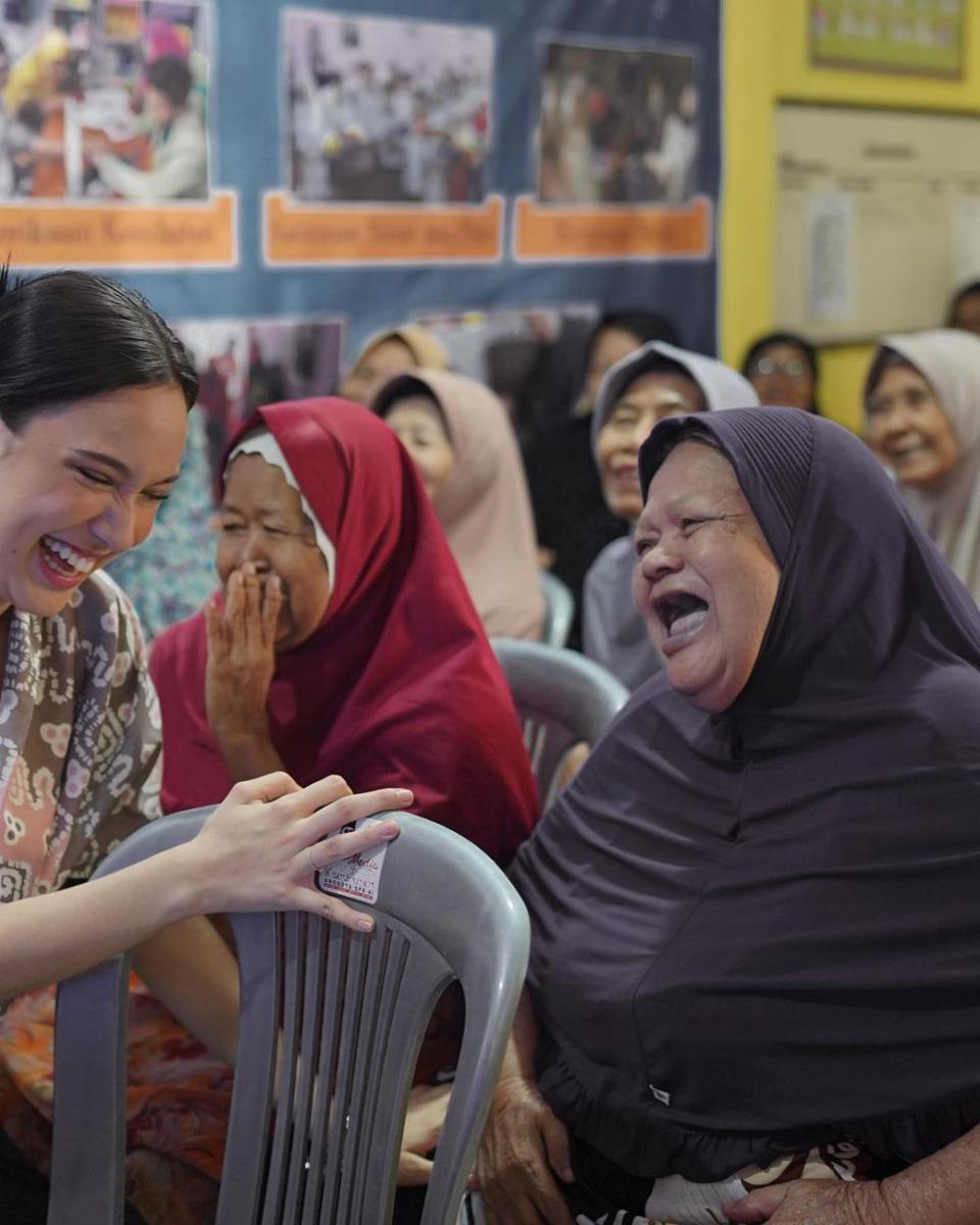 potret Yasmin Napper jadi relawan (instagram.com/yasminnapper)