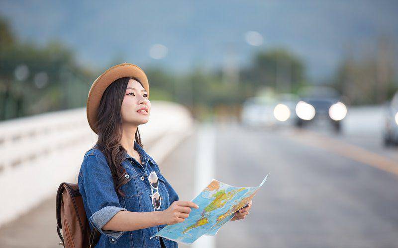 Ilustrasi solo traveling (freepik.com/jcomp)