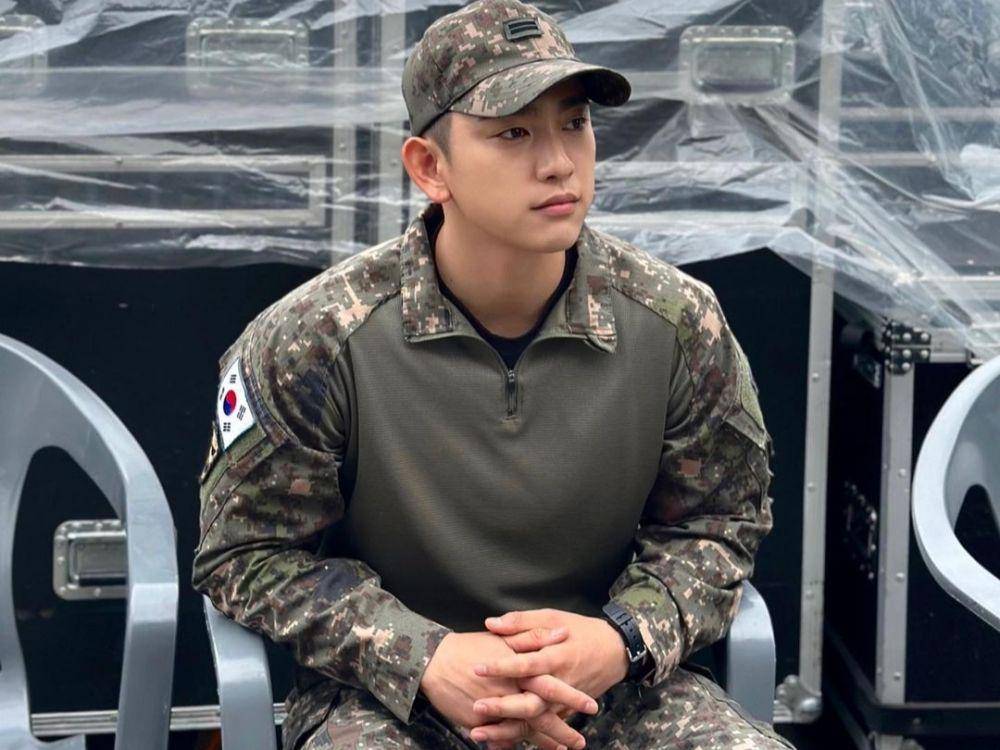 Jinyoung GOT7 (instagram.com/jinyoung_0922jy)