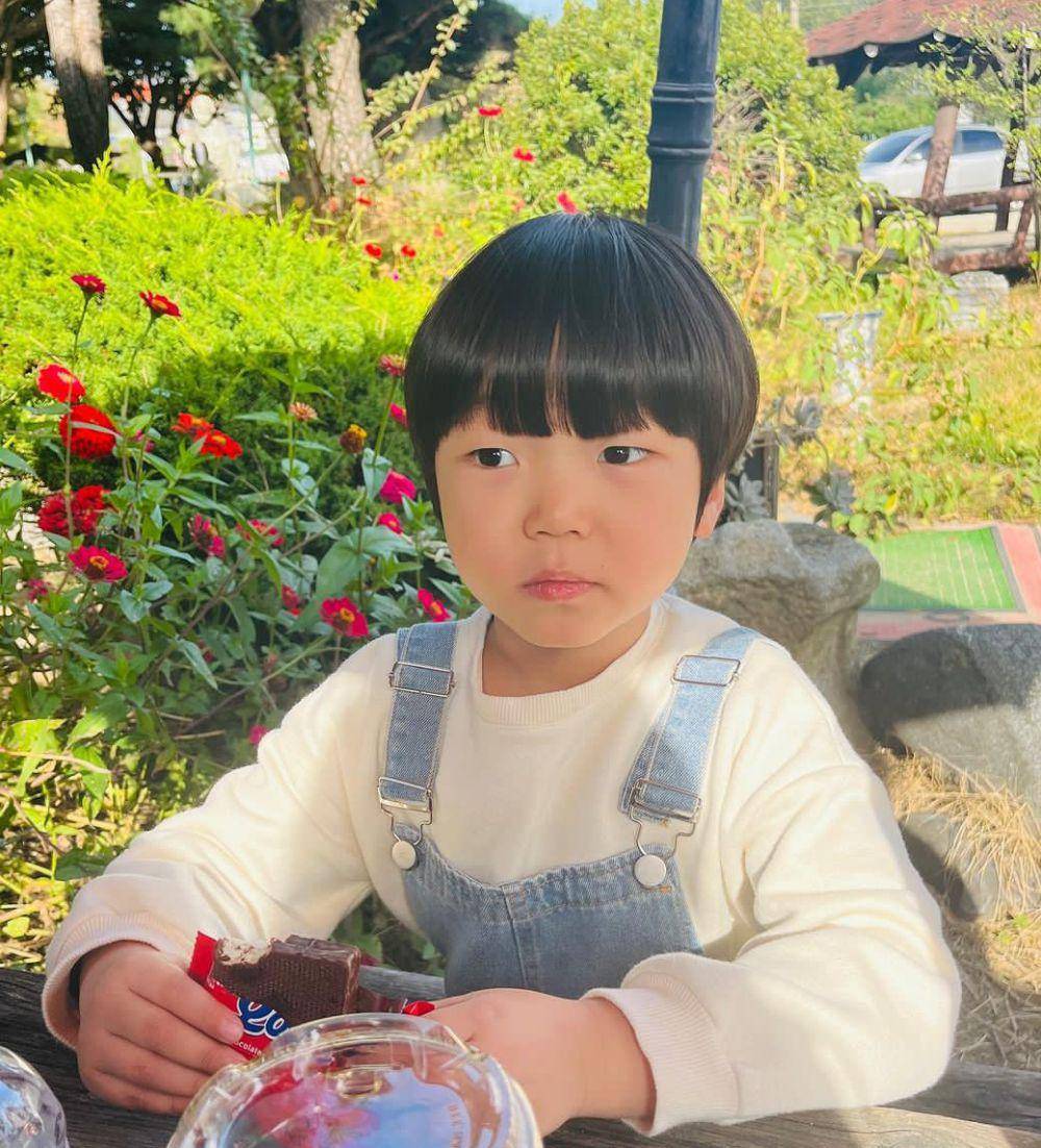 Choi E Jun (instagram.com/e__jun__)