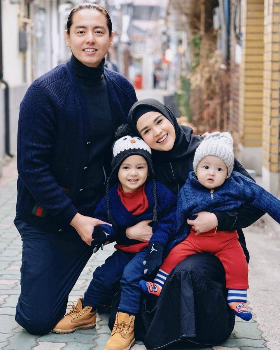 OOTD traveling artis (instagram.com/cutratumeyriska)