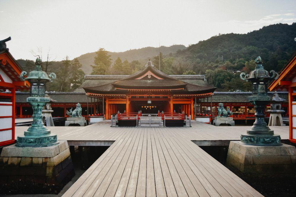 Itsukushima Shrine (unsplash.com/Juliana Barquero)