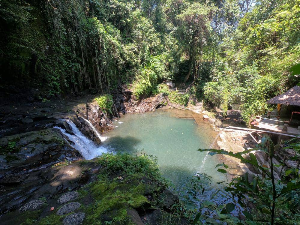Taman Sari Waterfall and Natural Pool yang bisa dikunjungi untuk liburan akhir tahun (Dok.Pribadi/Natalia Indah)