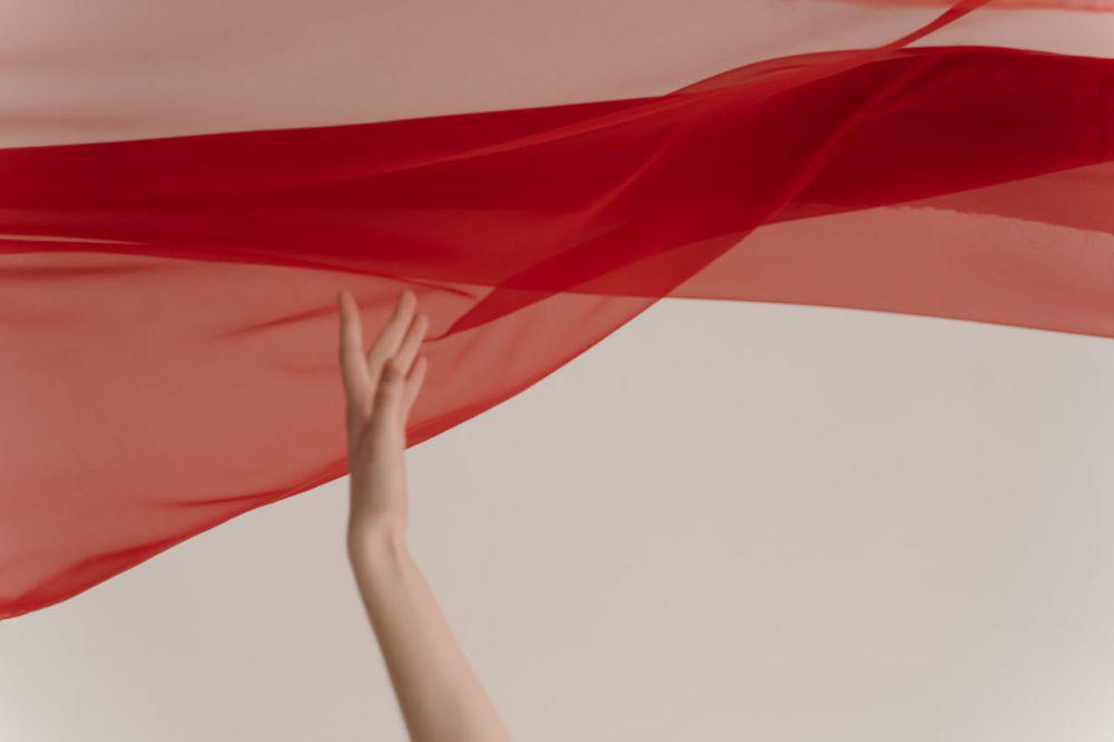 ilustrasi red flag (pexels.com/cottonbro studio)