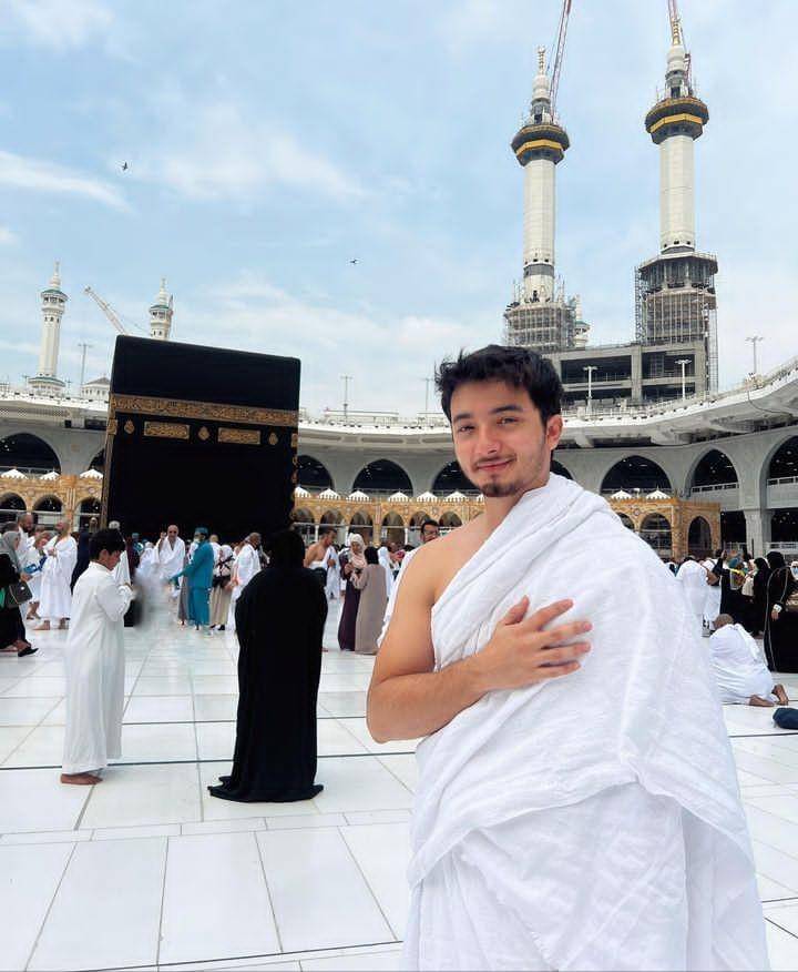 Deretan artis umrah di Desember (Instagram.com/bryandomani_bd/
