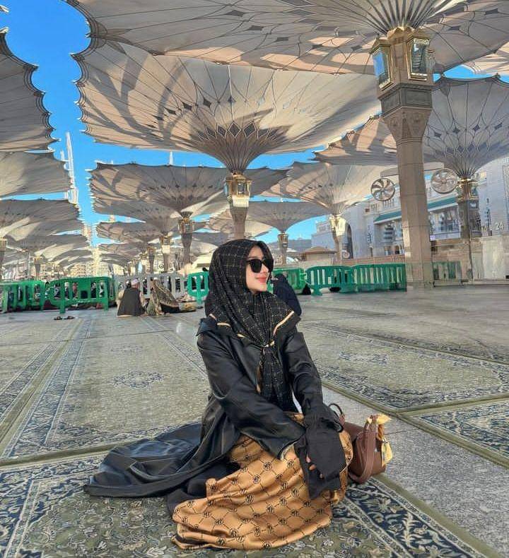 Deretan artis umrah di Desember (Instagram.com/gheayoubi)