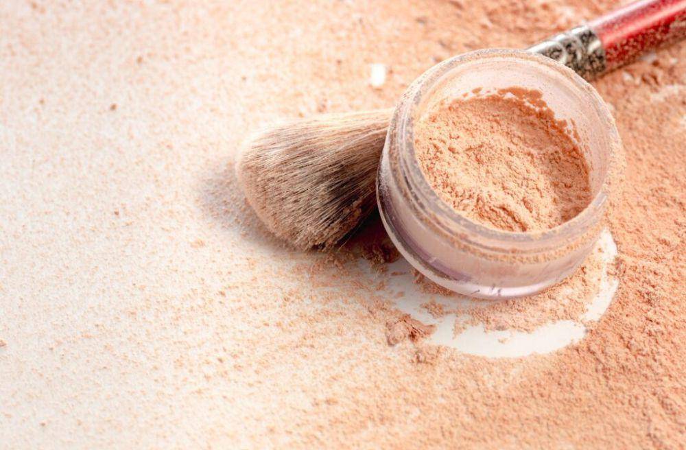 ilustrasi loose powder (freepik.com/master1305)