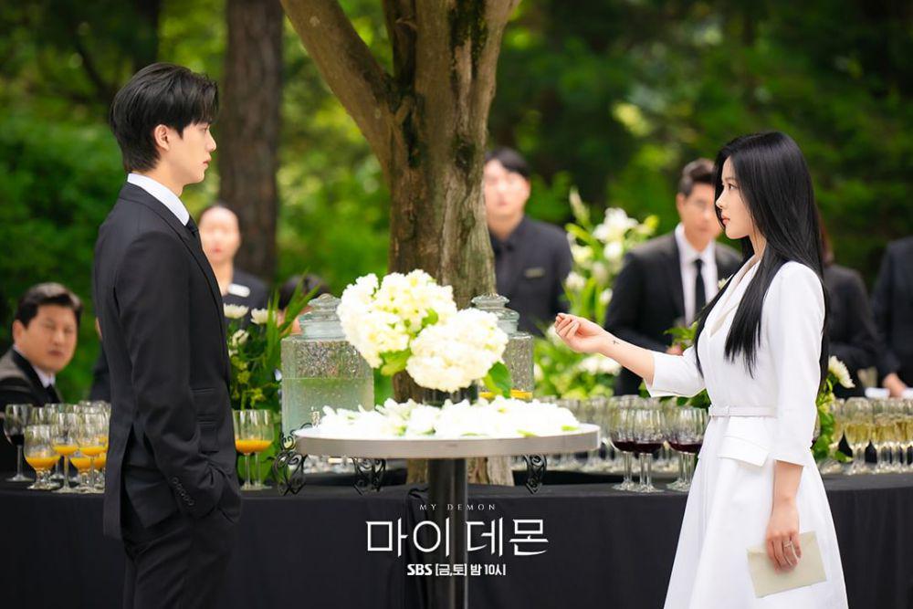 Song Kang dan Kim Yoo Jung di drama My Demon (instagram.com/sbsdrama.official)