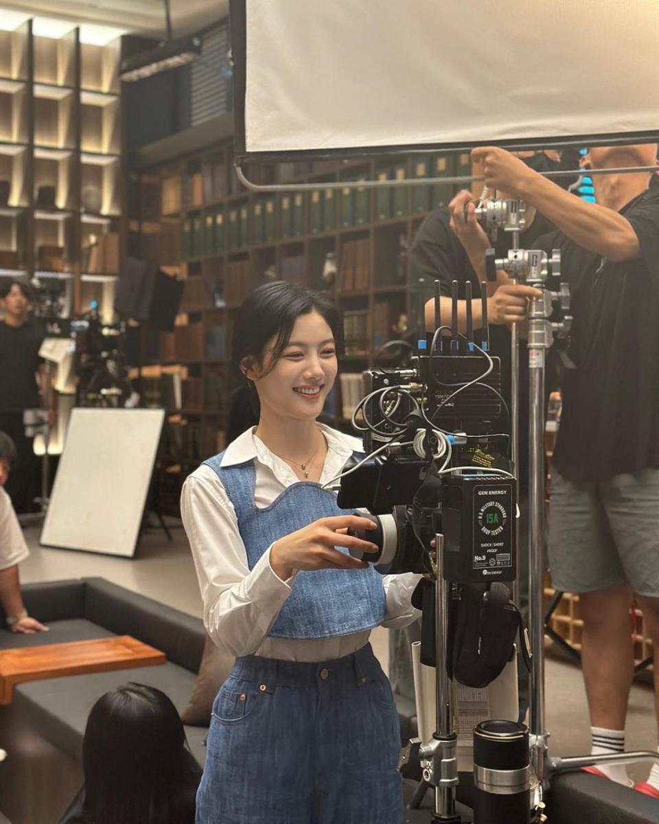 potret Kim Yoo Jung di balik layar drama My Demon (instagram.com/you_r_love)