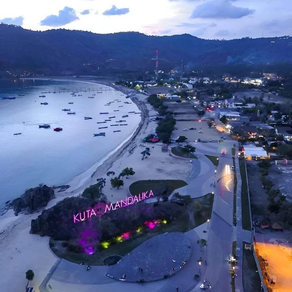 Pantai Kuta, Lombok Tengah-NTB (instagram.com/bjeebudii)