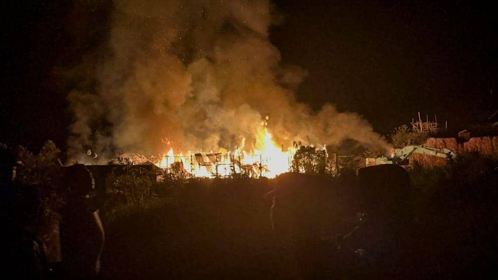 Kantor PUPR Dogiyai dan Camp PT Pentagonal di Papua Tengah Terbakar