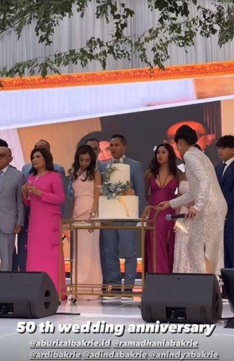 anniversary ke-50 mertua Nia Ramadhani (Instagram.com/ramadhaniabakrie)