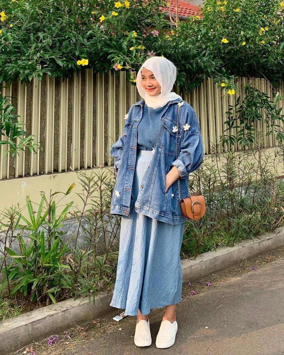 Padu padan outfit oversize ala Diannn.d (Instagram.com/diannn.d)