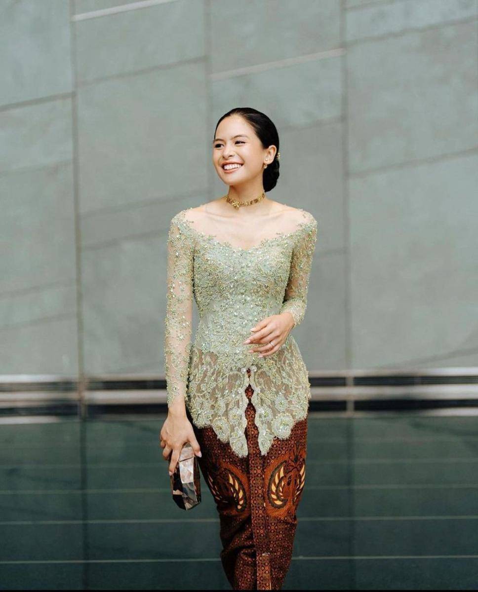 Kebaya artis 2023. (instagram.com/studioboh)
