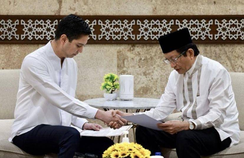 detik-detik Budisatrio Djiwandono jadi mualaf (Instagram.com/budisatriodjiwandono)